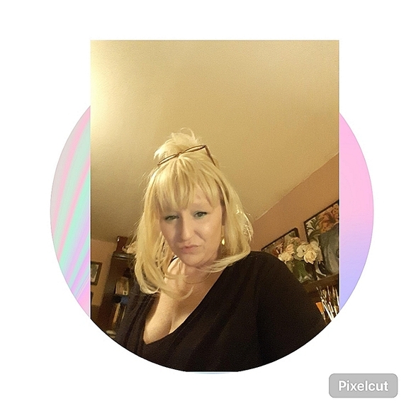 Meet your Posher, Lisa - Picture 2 of 10